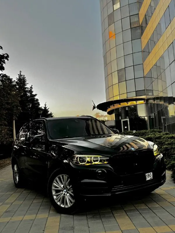 Продам bmw x5 2015 года выпуска
Возможен обмен
Машина в заводском окрасе! 2 владельца! Готов к любым проверкам.
3.0 Бензин, работает отлично. Весь обслужен.
Коробка автомат переключает идеально, без пинков и рывков.
Топовая комплектация, дотяжки дверей, спорт-комфорт сидения с ломайками, проекция на лобовое стекло, обдувы, подогревы, камера 360, дистроник, парктроник, музыка harman kardon.
Осмотр донецк
Цена 2.650.000 ₽, возможен торг у авто!
☎️ +7 (949) 453-80-40
📞 Звоните: +7(949)4538040 - фотография - 1
