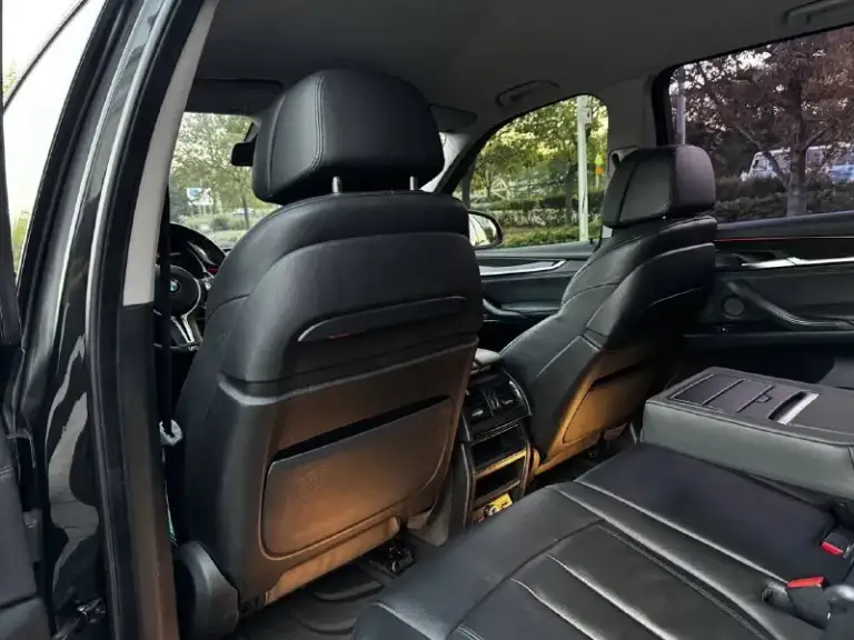 Продам bmw x5 2015 года выпуска
Возможен обмен
Машина в заводском окрасе! 2 владельца! Готов к любым проверкам.
3.0 Бензин, работает отлично. Весь обслужен.
Коробка автомат переключает идеально, без пинков и рывков.
Топовая комплектация, дотяжки дверей, спорт-комфорт сидения с ломайками, проекция на лобовое стекло, обдувы, подогревы, камера 360, дистроник, парктроник, музыка harman kardon.
Осмотр донецк
Цена 2.650.000 ₽, возможен торг у авто!
☎️ +7 (949) 453-80-40
📞 Звоните: +7(949)4538040 - фотография - 10