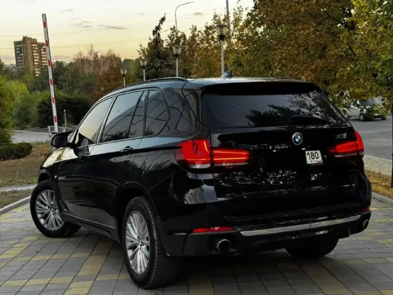 Продам bmw x5 2015 года выпуска
Возможен обмен
Машина в заводском окрасе! 2 владельца! Готов к любым проверкам.
3.0 Бензин, работает отлично. Весь обслужен.
Коробка автомат переключает идеально, без пинков и рывков.
Топовая комплектация, дотяжки дверей, спорт-комфорт сидения с ломайками, проекция на лобовое стекло, обдувы, подогревы, камера 360, дистроник, парктроник, музыка harman kardon.
Осмотр донецк
Цена 2.650.000 ₽, возможен торг у авто!
☎️ +7 (949) 453-80-40
📞 Звоните: +7(949)4538040 - фотография - 6