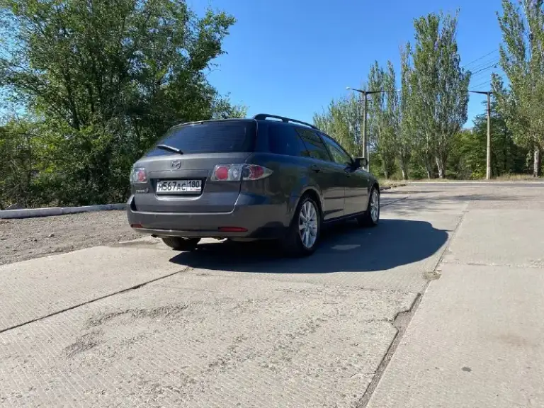Продам мазда 6 2006 год мотор 2.0 механика пробег 210 тыс км оригинал, цена 640₽ авто в отличном техническом состоянии, весь обслужен, просторный семейный автомобиль, ухоженный салон, автомобиль официальный, один владелец с автосалона, экономный все вопросы по тел +79494936731 находиться в макеевке - фотография - 7