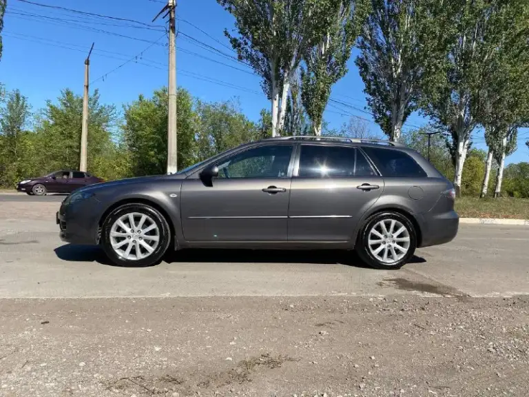 Продам мазда 6 2006 год мотор 2.0 механика пробег 210 тыс км оригинал, цена 640₽ авто в отличном техническом состоянии, весь обслужен, просторный семейный автомобиль, ухоженный салон, автомобиль официальный, один владелец с автосалона, экономный все вопросы по тел +79494936731 находиться в макеевке - фотография - 9