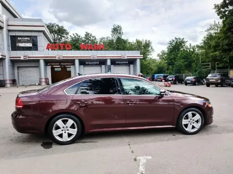 Продаю volkswagen passat.
2014 Года выпуска, куплена в начале 2015!
В идеальном состоянии!
Объем 2,5.
Пробег 202т.
Коробка автомат.
Alsin комплектация se +
— Кожаный салон
— Климат контроль
— Люк
— Датчик дождя, света
— Датчик давления в шинах.
— Подогрев сидений.
— Мультимедиа с камерой заднего вида.
— Мульти руль.
— Аудио система fenber.
— Aux, cd, bluetooth
— Электропривод сидений.
— Полный электропакет
Максимальная комплектация!
Очень мягкая при езде.
Двигатель работает очень тихо.
В салоне тишина, нет никаких посторонних шумов, скрипов.
У двигателя ресурс 500+
Чугунный блок. Масло от замены до замены.
Обслужен полностью!
Стоит газовая установка евро 5 италия.
По технике вся в идеале!
Любые проверки с вашей стороны!
Машина доставляет только удовольствие!
В подарок новая зимняя резина.
Цена - 1 250 000
Возможен обмен.
Звоните по номеру +79497253214
Г. Донецк. - фотография - 4