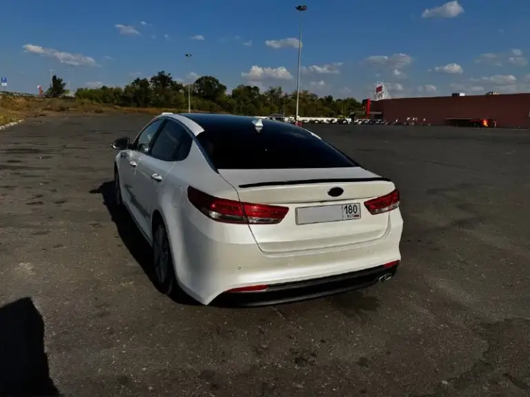 Kia optima
Год : 2017
Мотор : 2.0 (150)
Коробка : автомат
Цвет : белый перламутр
Пробег : 167 000
Мотор, коробка без каких либо нареканий, масло ни грамма не кушает, работает всё идеально.
Подвеска в отличном состояние, любые ямки, кочки, ничего не стучит.
Кузов также в идеальном состояние, нигде ничего не ржавеет. В родном окрасе !
Проёмы дверей в защитной плёнке, низа карт дверей также в плёнке !
Салон в отличном состояние, кожа, климат двухзонный, подогревы, подогрев руля, память сидений, электро релугировка сидений, камера заднего вида, парктроники в круг и т. Д
Стоит отличная сигнализация pandora, управление с телефона, автозапуски и прочее
Два комплекта ключей.
У автомобиля всего одно дтп с самокатом, пару маленьких вмятинок на вод стороне, можно убрать без окраса, а можно и не трогать.
Я хозяин авто, продавать буду я, оформлена на меня.
Готов на любые проверки за ваш счет с реальным покупателем.
Торг у капота.
1🍋 479 Тыс.
Г. Донецк
+79495253176 - фотография - 7