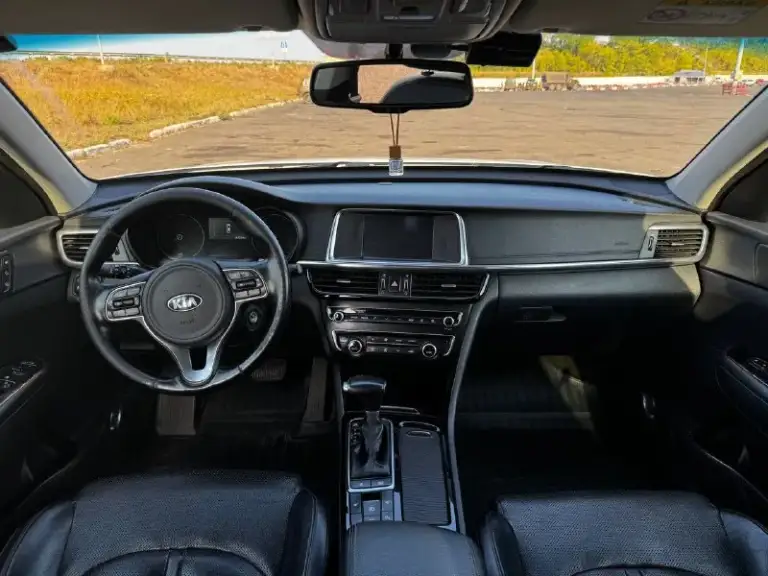 Kia optima
Год : 2017
Мотор : 2.0 (150)
Коробка : автомат
Цвет : белый перламутр
Пробег : 167 000
Мотор, коробка без каких либо нареканий, масло ни грамма не кушает, работает всё идеально.
Подвеска в отличном состояние, любые ямки, кочки, ничего не стучит.
Кузов также в идеальном состояние, нигде ничего не ржавеет. В родном окрасе !
Проёмы дверей в защитной плёнке, низа карт дверей также в плёнке !
Салон в отличном состояние, кожа, климат двухзонный, подогревы, подогрев руля, память сидений, электро релугировка сидений, камера заднего вида, парктроники в круг и т. Д
Стоит отличная сигнализация pandora, управление с телефона, автозапуски и прочее
Два комплекта ключей.
У автомобиля всего одно дтп с самокатом, пару маленьких вмятинок на вод стороне, можно убрать без окраса, а можно и не трогать.
Я хозяин авто, продавать буду я, оформлена на меня.
Готов на любые проверки за ваш счет с реальным покупателем.
Торг у капота.
1🍋 479 Тыс.
Г. Донецк
+79495253176 - фотография - 8