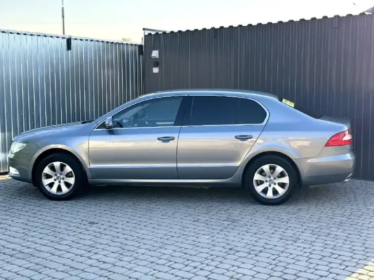 💶 Цена:1.330🍋
📮 Город: донецк
🚘 Марка / модель: skoda superb
📅 Год выпуска: 2012
📊 Пробег: 140 000
⛽ Двигатель (тип, объем, мощность): 1.8tsi
🔧 Тип кпп: механическая
👨‍⚖ Владельцев в птс: 1
⏳ Срок владения: 13 лет
📝 Описание:в моей семье с салона
Нареканий нет
Готов к любым проверкам на вашем сто
За автомобиль не стыдно
Есть незначительные сколы лкп
Торг присутствует

☎ Контактный телефон:
+79493637752 - фотография - 5