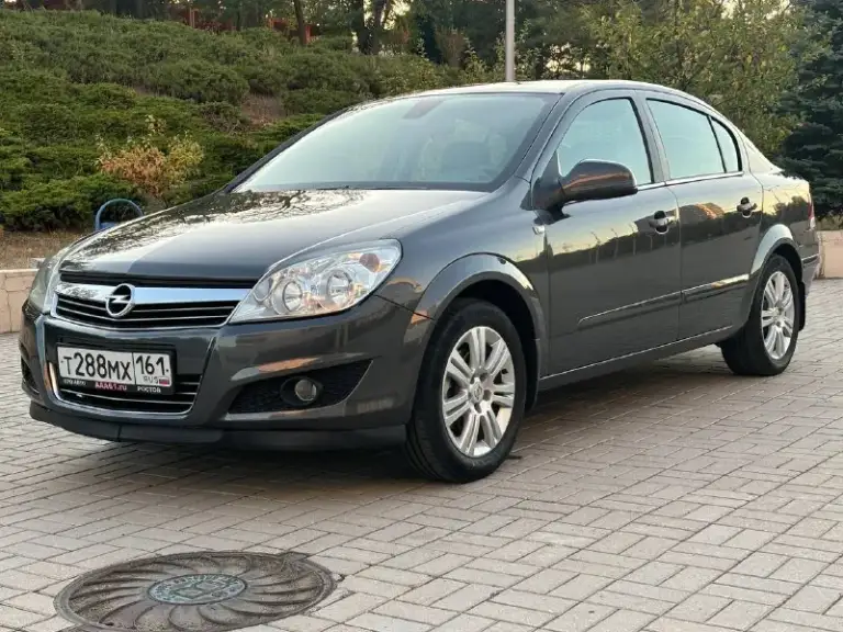 Opel astra н рестайлинг.
Кузов оцинкован.
Год 2010.
Пробег 176т. Км.
Объем 1.6
Коробка механика.
Комплектация косма.
1 Хозяин.
Авто в прекрасном состоянии обслуженный вложений не требует по кузову без дефектов всё как на фото, салон целый не поцарапан не порван состояние новой машины, двигатель работает тихо ровно без замечаний, ходовая часть вся исправно без лишних шумов, климат работает холодит, в комплектации имеется круизконтроль мультируль климат контроль датчик дождя датчик света парктроники покровки подлокотник кожаный салон хорошая летняя резина литые диски автомобиль покупался в ростове-на-дону новым экспортировался одним хозяином без дтп вся база чистая птс оригинал документы в полном порядке.
Г. Мариуполь.
Цена 630 т, руб.
Тел : +7 (949) 580-62-90
Тел : +7 961 313 02 22 - фотография - 5