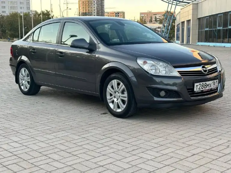 Opel astra н рестайлинг.
Кузов оцинкован.
Год 2010.
Пробег 176т. Км.
Объем 1.6
Коробка механика.
Комплектация косма.
1 Хозяин.
Авто в прекрасном состоянии обслуженный вложений не требует по кузову без дефектов всё как на фото, салон целый не поцарапан не порван состояние новой машины, двигатель работает тихо ровно без замечаний, ходовая часть вся исправно без лишних шумов, климат работает холодит, в комплектации имеется круизконтроль мультируль климат контроль датчик дождя датчик света парктроники покровки подлокотник кожаный салон хорошая летняя резина литые диски автомобиль покупался в ростове-на-дону новым экспортировался одним хозяином без дтп вся база чистая птс оригинал документы в полном порядке.
Г. Мариуполь.
Цена 630 т, руб.
Тел : +7 (949) 580-62-90
Тел : +7 961 313 02 22 - фотография - 6