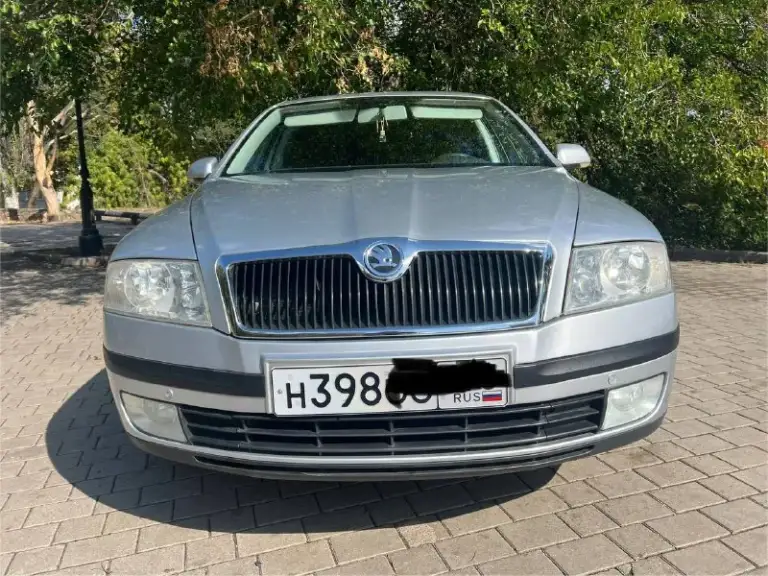 Skoda octavia 2008 года выпуска пробег 180 000 км сборка чехия двигатель 1.6 mpi самый надёжный и простой восьми клапан коробка механика в дтп не участвовала всё стёкла оригинал включая лобовое кондиционер рабочий по кузову нареканий нет за всё время владели 2 хозяина все вопросы по телефону цена 780 000 тысяч рублей +79493929882 - фотография - 8