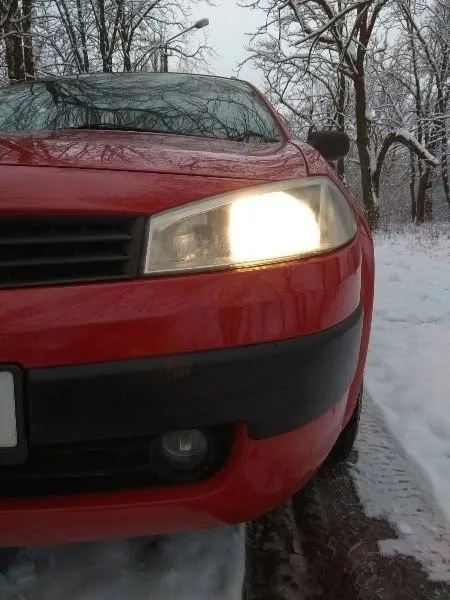 Продам renault megane 2 universal, год выпуска: 2004, пробег: 180 000 км. Машина хозяйская, сел и поехал, довезет уверенно и с комфортом.
Коробка передач: механическая, объем двигателя: 1 598 см³
Расход топлива: 6 л/100км
Лакокрасочное покрытие: незначительные следы эксплуатации (мелкие царапины, сколы)
Техническое состояние:технически исправна, гаражное хранение.
Комфорт: кондиционер, электропакет, эл. Стеклоподъемники, тонирование стёкол, подогрев зеркал, подогрев сидений, датчик света, мультируль, бортовой компьютер, усилитель руля, датчик дождя, запуск кнопкой
Мультимедиа: aux, cd, usb
Безопасность: abs, подушка безопасности (airbag), центральный замок.
Резина лето, зима полный комплект так же идет с машиной, резина в отличном состоянии. Цена 600000 рос. Руб. Торг у капота. ☎️ +79493185083
📞 Звоните: +7(949)3185083 - фотография - 3