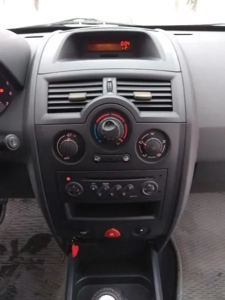 Продам renault megane 2 universal, год выпуска: 2004, пробег: 180 000 км. Машина хозяйская, сел и поехал, довезет уверенно и с комфортом.
Коробка передач: механическая, объем двигателя: 1 598 см³
Расход топлива: 6 л/100км
Лакокрасочное покрытие: незначительные следы эксплуатации (мелкие царапины, сколы)
Техническое состояние:технически исправна, гаражное хранение.
Комфорт: кондиционер, электропакет, эл. Стеклоподъемники, тонирование стёкол, подогрев зеркал, подогрев сидений, датчик света, мультируль, бортовой компьютер, усилитель руля, датчик дождя, запуск кнопкой
Мультимедиа: aux, cd, usb
Безопасность: abs, подушка безопасности (airbag), центральный замок.
Резина лето, зима полный комплект так же идет с машиной, резина в отличном состоянии. Цена 600000 рос. Руб. Торг у капота. ☎️ +79493185083
📞 Звоните: +7(949)3185083 - фотография - 6
