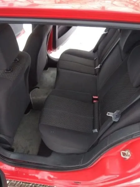 Продам renault megane 2 universal, год выпуска: 2004, пробег: 180 000 км. Машина хозяйская, сел и поехал, довезет уверенно и с комфортом.
Коробка передач: механическая, объем двигателя: 1 598 см³
Расход топлива: 6 л/100км
Лакокрасочное покрытие: незначительные следы эксплуатации (мелкие царапины, сколы)
Техническое состояние:технически исправна, гаражное хранение.
Комфорт: кондиционер, электропакет, эл. Стеклоподъемники, тонирование стёкол, подогрев зеркал, подогрев сидений, датчик света, мультируль, бортовой компьютер, усилитель руля, датчик дождя, запуск кнопкой
Мультимедиа: aux, cd, usb
Безопасность: abs, подушка безопасности (airbag), центральный замок.
Резина лето, зима полный комплект так же идет с машиной, резина в отличном состоянии. Цена 600000 рос. Руб. Торг у капота. ☎️ +79493185083
📞 Звоните: +7(949)3185083 - фотография - 7