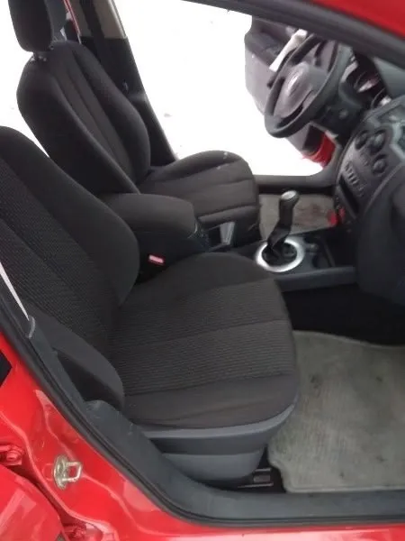Продам renault megane 2 universal, год выпуска: 2004, пробег: 180 000 км. Машина хозяйская, сел и поехал, довезет уверенно и с комфортом.
Коробка передач: механическая, объем двигателя: 1 598 см³
Расход топлива: 6 л/100км
Лакокрасочное покрытие: незначительные следы эксплуатации (мелкие царапины, сколы)
Техническое состояние:технически исправна, гаражное хранение.
Комфорт: кондиционер, электропакет, эл. Стеклоподъемники, тонирование стёкол, подогрев зеркал, подогрев сидений, датчик света, мультируль, бортовой компьютер, усилитель руля, датчик дождя, запуск кнопкой
Мультимедиа: aux, cd, usb
Безопасность: abs, подушка безопасности (airbag), центральный замок.
Резина лето, зима полный комплект так же идет с машиной, резина в отличном состоянии. Цена 600000 рос. Руб. Торг у капота. ☎️ +79493185083
📞 Звоните: +7(949)3185083 - фотография - 8