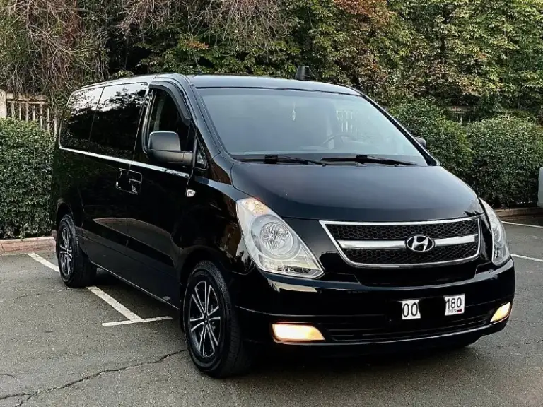 В продаже шикарный ❇️
Hyundai h-1 ✅
Бус 7+1 пассажир✅
С оригинальным птс 1 владелец ✅
По документам я являюсь владельцем ✅
С пробегом 253.000км ✅
Гаражного хранения ! ✅
Авто весь обслуженный ✅
В перевозках не участвовал ! 🔥
Авто в родной краске весь кроме крышки 🔥багажника косметической окрас ничего критичного ! 🔥 - фотография - 1