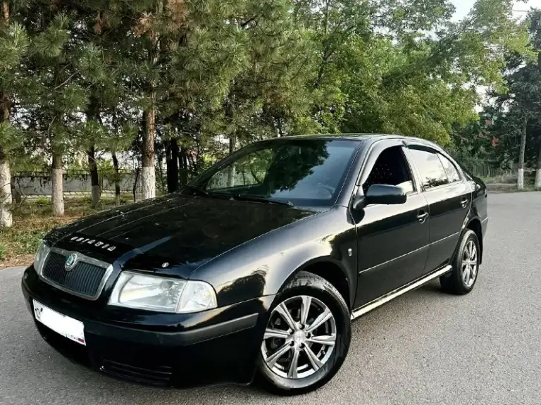 Skoda octavia tour 1.6л mpi в идеальном состоянии! Куплена в 2009 году. Авто обслужен и не требует вложений. Недавно было сделано т. О с заменой грм, помпы, масла, фильтра, свечи. Вся геометрия идеально ровная, вся безопасность на месте, все герметики и швы заводские! Техническое состояние идеал! Двигатель 1.6л. Как часы, работает тихо, масло грамма не берёт. Кпп и подвеска на отлично. Комплектация; кондиционер(заправлен и дует❄️). Гур. Подушки безопасности. Abs. Esp. Эл. Стеклоподъемники. Кожаный руль. Парктроники. Титановые диски. Шумоизоляция салона. Мультимедиа с bluetooth камера заднего вида. Новая резина. Сигнализация с автозапуском. Кожаные чехлы. Состояние кузова очень живое, весь ровный как струна, выглядит так же как на фото. Без ржавчины! Соответственно и гнили тоже нет, не сверху, не снизу и не внутри! Днище, пороги, стаканы, лонжероны! Арки крыльев, низа дверей целое, в первозданном виде. По салону всё чисто и опрятно, багажник просто огроменный. 2 ключа г. Донецк.
💰Цена 615.000₽💰
📞 +7 (949) 411-53-00 - фотография - 3