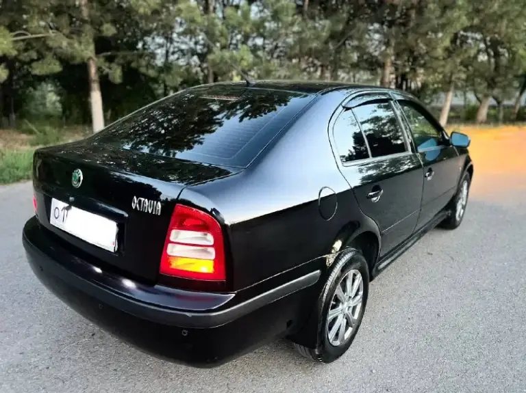 Skoda octavia tour 1.6л mpi в идеальном состоянии! Куплена в 2009 году. Авто обслужен и не требует вложений. Недавно было сделано т. О с заменой грм, помпы, масла, фильтра, свечи. Вся геометрия идеально ровная, вся безопасность на месте, все герметики и швы заводские! Техническое состояние идеал! Двигатель 1.6л. Как часы, работает тихо, масло грамма не берёт. Кпп и подвеска на отлично. Комплектация; кондиционер(заправлен и дует❄️). Гур. Подушки безопасности. Abs. Esp. Эл. Стеклоподъемники. Кожаный руль. Парктроники. Титановые диски. Шумоизоляция салона. Мультимедиа с bluetooth камера заднего вида. Новая резина. Сигнализация с автозапуском. Кожаные чехлы. Состояние кузова очень живое, весь ровный как струна, выглядит так же как на фото. Без ржавчины! Соответственно и гнили тоже нет, не сверху, не снизу и не внутри! Днище, пороги, стаканы, лонжероны! Арки крыльев, низа дверей целое, в первозданном виде. По салону всё чисто и опрятно, багажник просто огроменный. 2 ключа г. Донецк.
💰Цена 615.000₽💰
📞 +7 (949) 411-53-00 - фотография - 6