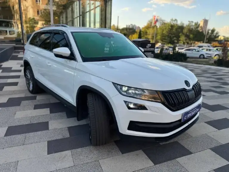 Продам шкода кодиак,2019года,215000км пробег,2.0 дизель, полный привод, в отличном состоянии, мотор, коробка, на 5+, по кузову все в родне, машина в донецке, переофомление в мрэо без проблем, вы будите 3м хозяином, цена 2800000,. ,+79495089339 - фотография - 3