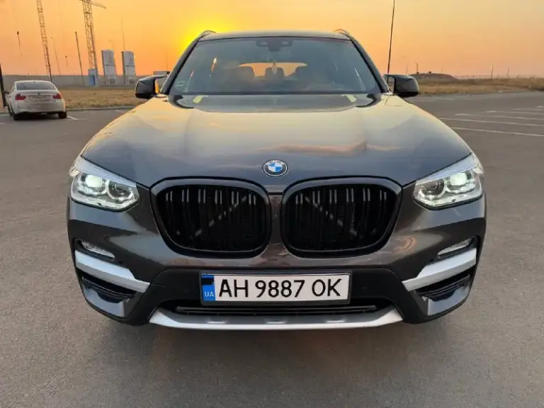 ✅Bmw x3 sdrive30i, конец 2018 года
Полная комплектация!!!
✅Двигатель: бензин 2.0 (252 л. С. )
Коробка передач: автомат, 8-ступенчатая steptronic
Пробег: 100т. Км
✅Большая панорамная крыша
✅Климат-контроль на 3 зоны
✅Спортивные сиденья (sport seats) с электроприводом, памятью и отличной боковой поддержкой
✅Атмосферная подсветка салона (ambient light)
✅Полностью светодиодные фары (full led) — передние и задние
✅Электропривод багажника
✅Оригинальные диски r19 с новой резиной
✅Новые передние и задние тормозные колодки
✅Расход топлива — от 7.5 до 9 л/100 км (город/трасса).
✅ Ухоженный автомобиль.
Салон без следов эксплуатации.
Кузов нюансов не имеет(сколы, царапины вмятины отсутствуют)
✅Цена:2.650000₽
✅Телефон +79497125501
Антон
📍 Авто в мариуполе - фотография - 2