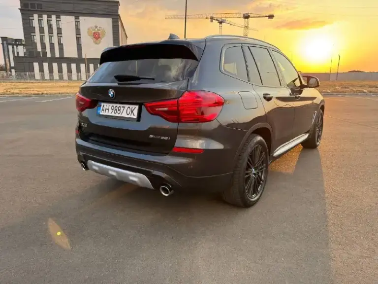 ✅Bmw x3 sdrive30i, конец 2018 года
Полная комплектация!!!
✅Двигатель: бензин 2.0 (252 л. С. )
Коробка передач: автомат, 8-ступенчатая steptronic
Пробег: 100т. Км
✅Большая панорамная крыша
✅Климат-контроль на 3 зоны
✅Спортивные сиденья (sport seats) с электроприводом, памятью и отличной боковой поддержкой
✅Атмосферная подсветка салона (ambient light)
✅Полностью светодиодные фары (full led) — передние и задние
✅Электропривод багажника
✅Оригинальные диски r19 с новой резиной
✅Новые передние и задние тормозные колодки
✅Расход топлива — от 7.5 до 9 л/100 км (город/трасса).
✅ Ухоженный автомобиль.
Салон без следов эксплуатации.
Кузов нюансов не имеет(сколы, царапины вмятины отсутствуют)
✅Цена:2.650000₽
✅Телефон +79497125501
Антон
📍 Авто в мариуполе - фотография - 6