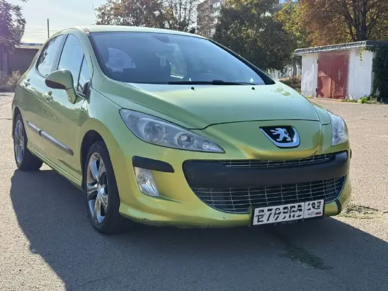 Peugeot 308, 2008 г. Акпп
Продаю свой peugeot 308, 2007 года выпуска. Пробег 177 000 км.
Автомобиль в отличном состоянии, полностью обслужен и не требует вложений. Машина всю жизнь провела на юге и не видела зимних солей, поэтому кузов в отличном состоянии!
Комплектация:
• Двухзонный климат-контроль
• Подогрев сидений
• Круиз-контроль
Что было сделано:
• Полностью заменены тормоза (диски, колодки, суппорты).
• Установлена контрактная акпп.
• Новые радиаторы (основной и кондиционера).
• Новый компрессор кондиционера.
• Обслужена ходовая и установлена новая летняя резина.
Цена: 485₽
Осмотр: донецк, текстильщик.
☎️ +79494816348 - фотография - 1