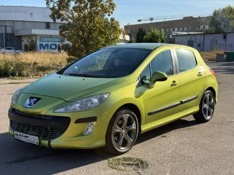 Peugeot 308, 2008 г. Акпп
Продаю свой peugeot 308, 2007 года выпуска. Пробег 177 000 км.
Автомобиль в отличном состоянии, полностью обслужен и не требует вложений. Машина всю жизнь провела на юге и не видела зимних солей, поэтому кузов в отличном состоянии!
Комплектация:
• Двухзонный климат-контроль
• Подогрев сидений
• Круиз-контроль
Что было сделано:
• Полностью заменены тормоза (диски, колодки, суппорты).
• Установлена контрактная акпп.
• Новые радиаторы (основной и кондиционера).
• Новый компрессор кондиционера.
• Обслужена ходовая и установлена новая летняя резина.
Цена: 485₽
Осмотр: донецк, текстильщик.
☎️ +79494816348 - фотография - 3