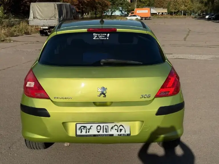 Peugeot 308, 2008 г. Акпп
Продаю свой peugeot 308, 2007 года выпуска. Пробег 177 000 км.
Автомобиль в отличном состоянии, полностью обслужен и не требует вложений. Машина всю жизнь провела на юге и не видела зимних солей, поэтому кузов в отличном состоянии!
Комплектация:
• Двухзонный климат-контроль
• Подогрев сидений
• Круиз-контроль
Что было сделано:
• Полностью заменены тормоза (диски, колодки, суппорты).
• Установлена контрактная акпп.
• Новые радиаторы (основной и кондиционера).
• Новый компрессор кондиционера.
• Обслужена ходовая и установлена новая летняя резина.
Цена: 485₽
Осмотр: донецк, текстильщик.
☎️ +79494816348 - фотография - 4