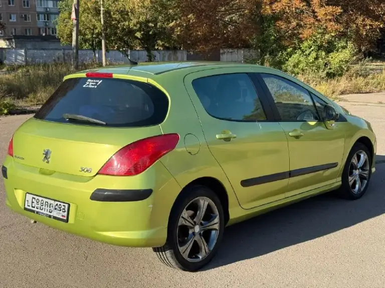 Peugeot 308, 2008 г. Акпп
Продаю свой peugeot 308, 2007 года выпуска. Пробег 177 000 км.
Автомобиль в отличном состоянии, полностью обслужен и не требует вложений. Машина всю жизнь провела на юге и не видела зимних солей, поэтому кузов в отличном состоянии!
Комплектация:
• Двухзонный климат-контроль
• Подогрев сидений
• Круиз-контроль
Что было сделано:
• Полностью заменены тормоза (диски, колодки, суппорты).
• Установлена контрактная акпп.
• Новые радиаторы (основной и кондиционера).
• Новый компрессор кондиционера.
• Обслужена ходовая и установлена новая летняя резина.
Цена: 485₽
Осмотр: донецк, текстильщик.
☎️ +79494816348 - фотография - 5