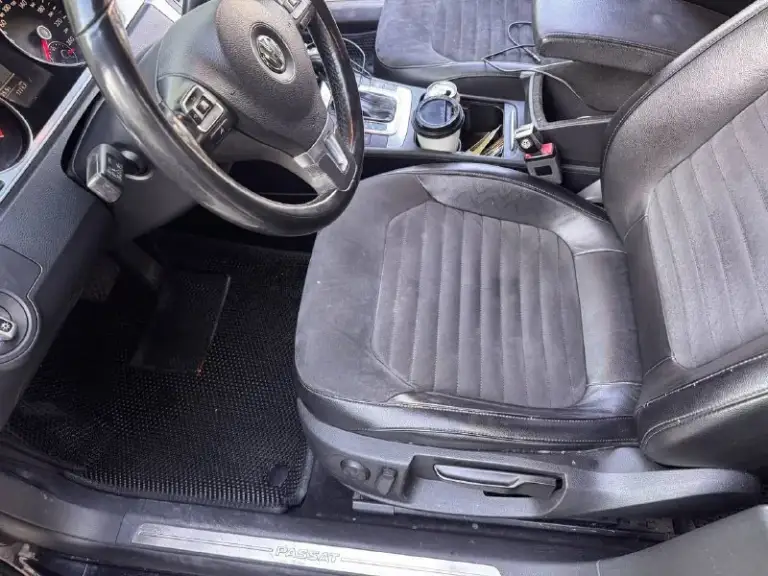 Volkswagen passat b7 1.8 tsi
Кпп - роботизированная 7ст
Пробег - 163.555km
Цена - 1.250.000₽
Год выпуска - 2011
Тел. - +79494198582
Если не отвечаю на него звоните на второй номер: +79495791941
Автомобиль в хорошем состоянии, с родным пробегом. По кузову есть коцки от камней и небольшие рыжики. Техническая часть на 5+ полностью обслужена и не требует никаких вложений. Двигатель работает идеально, без каких либо посторонних звуков. Коробка переключает плавно. Комплектация: двухзонный климат-контроль; комбинированный салон (кожа+алькантара) подогревы передних сидений; эл. Складываемые зеркала с эл. Регулировкой; парктроники перед, зад; мультируль; 17 диски с шикарной резиной continental (отьездила два сезона) вместе с машиной отдаю зимнюю резину continental (отьездила 2 месяца зимой) с дисками; 2 пары ключей;  сигнализация старлайн; датчик света и дождя; недавно поставил би-лед модули, свет шикарный.
Продаю в связи с покупкой другой машины. Все интересующие вопросы задавайте по телефону, могу сразу не ответить, но как увижу, перезвоню - фотография - 4