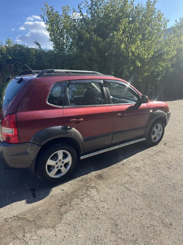 Продам hyundai tucson 2007 г.
Двигатель 2.0 дизель
Коробка обычный автомат
Работает отлично, ходовая не гремит, коробка переключает плавно, без пинков
Пробег родной 213000
2 Хозяина за все время эксплуатации
Автомобиль в нормальном состоянии, есть жизненные моменты по кузову
Машина в родной краске, были косметические окрасы
Цена 850000 рублей, торг
+7 (949) 699-08-17 - фотография - 4