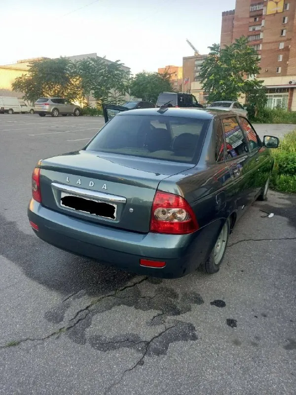 Продаётся автомобиль ваз priora
Донецк
✅ Год выпуска: 2010 г.
✅ Комплектация: полулюкс
✅ Пробег: 211т. Км.
✅ Цена: 330 тыс. Руб. 💰торг.
🚗 Кондиционер работает отлично
🔧 Два электрических стеклоподъемника, зеркала с электроприводом регулировки, печка исправна и быстро прогревается салон 🌬️
🛠️ Менялись помпа и грм около 10 тысяч километров назад
📏 Установлены новые амортизаторы (все четыре), новый генератор и обновлена подвеска 🔧
Заменил колодки в круг 1000км. Назад
⚠️ По кузову имеются небольшие дефекты: рыжики, мелкие вздутия краски и незначительные царапины, однако состояние кузова вполне приемлемое для своего возраста и требует лишь косметического ремонта 😉
🎯 Дополнительно передаются полезные аксессуары: комплект зимней резины хорошего качества на штампованных дисках и сабвуфер, музыка, установленная ранее 🎶
Отдам запасной генератор, новую подушку двигателя, два пыльника шруза, и ещё всякого по мелочам.
Телефон для связи: +7 (949) 715-42-01. Звоните,
📲 Tg: @den44888
📞 Звоните: +7(949)7154201 - фотография - 4