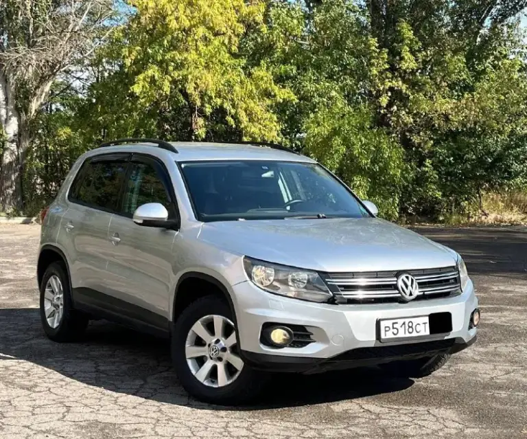 Продам volkswagen tiguan❗️
2014 Год выпуска
Объем двигателя 2.0л tsi (200 лс. )
Asin 6-ст.
Полный привод
Автомобиль находится в идеальном состоянии как по кузову так и по технической части
Двигатель на 5 +✔ работает идеально не троит не дымит двигатель масла не расходует от замены до замены 7000 км
Турбина дует как положено
На 5+ ✔ работает во всех режимах плавно без рывков и пенков
Подвеска на 5+✔ не гремит не стучит.
В автомобиле есть все для комфортного вождения, датчик дождя, датчик света, адаптивные фары, электро складывание зеркал, регулировка зеркал, подогрев зеркал, и подогрева сидений, двухзонный климат контроль, электро стеклопакет, доводчики стёкл, круизконтроль, парктроники, авто холт, омыватель фар, холодильник, световая встреча, стоит заводская аудиосистема все четыре колонки играют очень хорошо, штатный магнитофон, электро ручник, мультируль, дорога домой, датчик давления шин, абс, есп, offroad,
Центральный замок, стоят литые 16-й д
📞 Звоните: +7(949)7016920 - фотография - 2