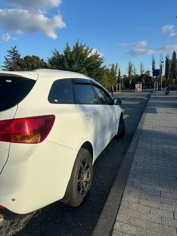 Продам автомобиль, kia ceed 2012 года выпуска, я второй владелец, машина в технически исправном состоянии, двигатель 1,6 в сочетании с механикой 6 ст. , пробег 150 тыс. На машине установлено гбо, на сидениях одеты чехлы, салон в отличном состоянии, комплектация с климатом, подогрев руля, зеркал и тд. , на кузове присутствуют возрастные коцки! Машина не новая! Но в очень хорошем состоянии!!! Цена 1млн.50 тыс рублей. Торг присутствует! Тел +79493334076 территориально донецк калининский район! Звоните поподробней расскажу!
📞 Звоните: +7(949)3334076 - фотография - 4