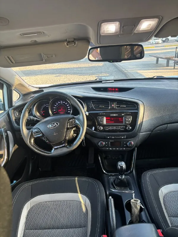 Продам автомобиль, kia ceed 2012 года выпуска, я второй владелец, машина в технически исправном состоянии, двигатель 1,6 в сочетании с механикой 6 ст. , пробег 150 тыс. На машине установлено гбо, на сидениях одеты чехлы, салон в отличном состоянии, комплектация с климатом, подогрев руля, зеркал и тд. , на кузове присутствуют возрастные коцки! Машина не новая! Но в очень хорошем состоянии!!! Цена 1млн.50 тыс рублей. Торг присутствует! Тел +79493334076 территориально донецк калининский район! Звоните поподробней расскажу!
📞 Звоните: +7(949)3334076 - фотография - 7