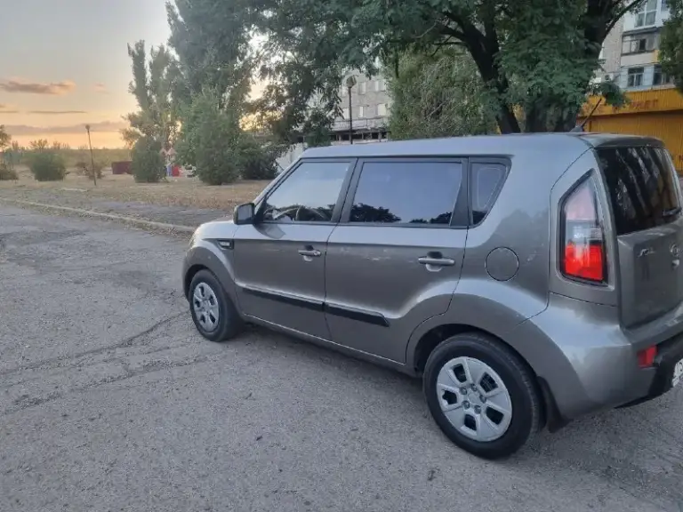 Продам kia соул 2012 г. В. , пробег 88 000 км. , двигатель 1.6 crdi. Автомобиль в идеальном состоянии не битый не крашеный, повреждений по кузову нету, машина в максимальной комплектации, климат работает. Ни каких вложений не требует. Один хозяин. Цена 950 000 ₽. Осмотр в красном луче. Реальному покупателю торг. Все вопросы по телефону +79591443736
📞 Звоните: +7(959)1443736 - фотография - 4