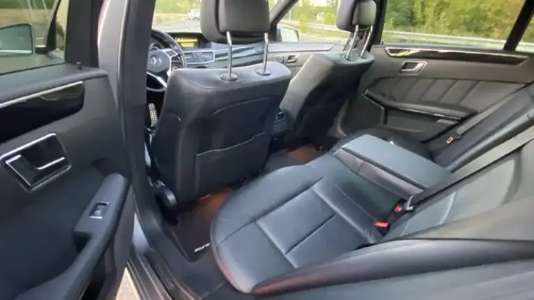 Mercedes benz w212
Автомобиль в идеальном состоянии, не бит не крашен! Готов на любые проверки за ваш счет! Весь передок со стойками, ручками и зеркалами в качественной броне пленке. Автомобиль весь обслужен, не требует ни малейших вложений, масла и фильтра новые. Максимальная комплектация. Amg обвес заводской. Amg диски оригинал r18! Панорама!двигатель и коробка работают идеально, двигатель без турбин самый надежный атмосферный. (двигатель 276.952 чугунный) кто знает тот поймет, в паре с коробкой автомат 7g-tronic. Кузов в идеальном состоянии
Салон как новый ни потертостей ни дыр, в салоне не курят.
В общем приезжайте на осмотр и сами убедитесь в качестве этого автомобиля!
С документами полный порядок любой вид оформления.
Двигатель 3.5 (бензин)
Коробка автомат
Год 2012
Цена 1.650.000₽
Торг присутствует только при осмотре автомобиля!
📱+79494748264 +79886224342
Телеграмм ⬆️ вотсап ⬆️
📞 Звоните: +7(949)4748264 - фотография - 7