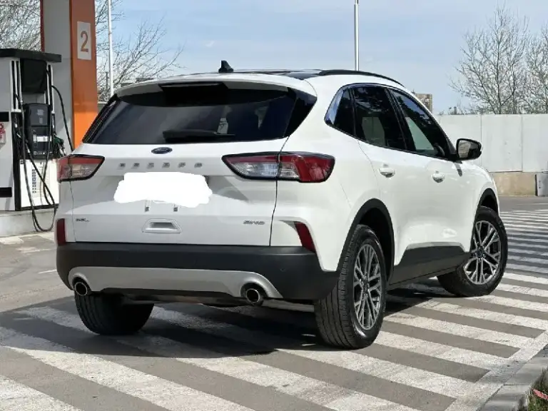 Продаю ford escape 1.5  2020(ноябрь)
В богатой комплектации: панорамная крыша, полный привод, кожаный салон, большой монитор, android auto, подогрев руля, передних сидений, датчики давления в шинах, датчики слепых зон, активный круиз, удержание в полосе, мультируль, камера заднего вида, парктроники, автоматическое открывание крышки багажника, память водительского сидения и боковых зеркал (на 3 водителя).
Первый хозяин. Пробег 90 т. Км.
2 Млн. Руб.
+79497215525 - фотография - 2