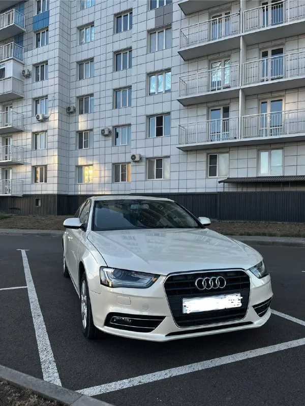 Audi a4 в8 restaling 🚘
1.8 Tfsi ( едет очень бодро)☄️
2️⃣0️⃣1️⃣2️⃣ Года выпуска
Коробка - робот 🤖
Пробег 177 тысяч 💯
В машине было сделано и заменено:поршни, шатуны, вкладыши, цепи грм, опорный кронштейн распредвалов(последней ревизии), тефлоновые кольца на форсунках, все сальники и прокладки, помпа, клапана и магниты фазовращателя, тормозные колодки🛠️
Заменено масло в коробке, а также все жидкости в машине и новые фильтра
Кондиционер обслужен, заправлен, работает исправно✅
Подогрев сидений и зеркал🔥
Двухзонный климат контроль
Мульти руль, гур, usb, aux, музыка, компьютер💻
Салон чистый, не прокуренный🧼
Проверка авто на любом вашем сто
В машину сел, завел и поехал хоть в москву, хоть в питер 🏙️
Продажа от собственника, переоформление
+79497127735 Женя - фотография - 3