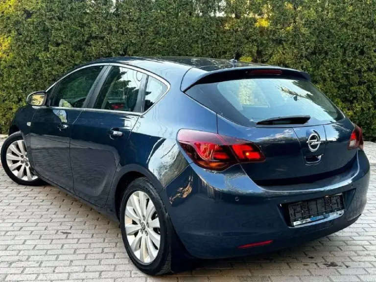 Opel astra j рейсталенг
Год выпуска 2012 конец,
Объем двигателя 1.6 16v
Кпп 5 ступенчатая
Родной пробег 158.000 т км
Один владелец,
Авто, всю жизнь, в одной семье,

Состояние кузова впечатляет
Рыжиков сколов и тд нет !
Авто в отличном состояние
В красивом цвете синий металлик,

Богатая комплектация,
Круиз контроль,
Двух зонный климат контроль,
Датчик света,
Датчик дождя,
Комбинированный салон,
Подогрев сидений,
Подогрев руля,
Подогрев стекла,
Полный электростеклопакет,
Парктроники,
Хорошая акустика,
Комплект резины с дисками,
Две пары заводских ключей,
Сервисные книжки и т. П,

Автомобиль без вложений!
Готов на любое сто
Я владелец по документам
Продаже с оформлением в мрэо

Осмотр г. Донецк
Цена 815.000.р
Аргументированный торг

Номер телефона
+7949-510-46-92 - фотография - 3