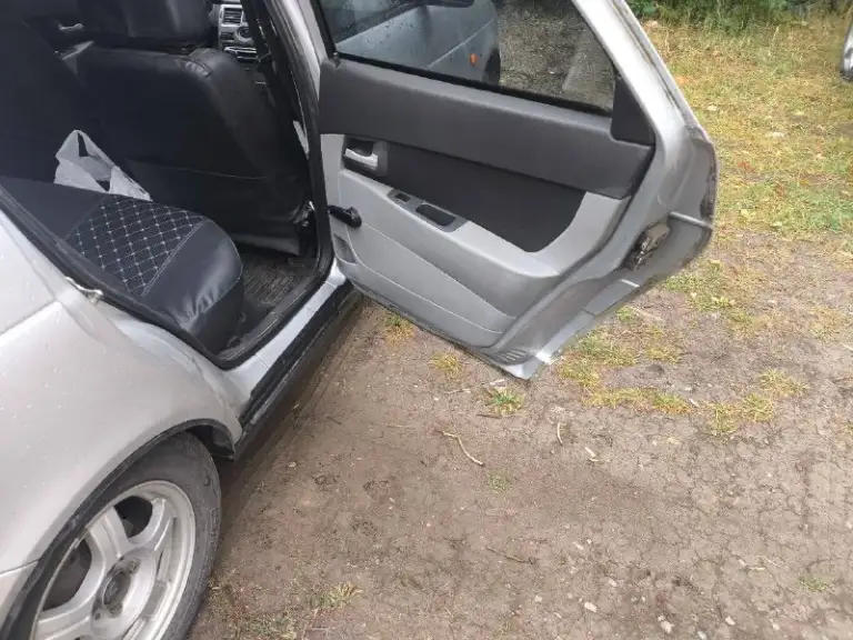 Lada priora
2009
1.6 Гур
71.700Км

Авто в отличном состоянии без каких либо материальных вложений, все работает, все светиться, дно, стаканы целые и никогда с ними ничего не делалось, масла везде заменены, ремень менялся в прошлом году.
Гидрики не стучат
Все расскажу, покажу, собственник авто и вписан в птс
Торг присутствует у капота.
Автотеку скину по запросу

+79494959873
@V_zaxarov
Цена: 390.000 - фотография - 8