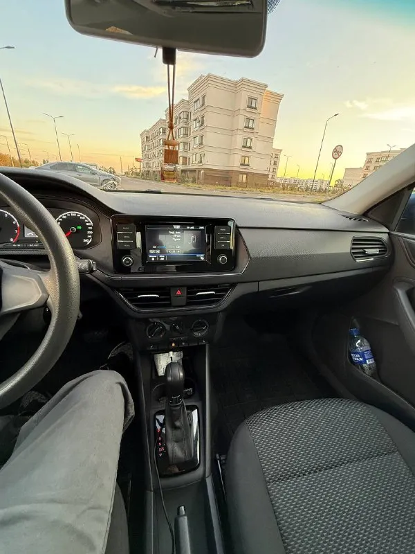 Продаю volkswagen polo, 2020 г. В. , 160 000 км, на надежном 1,6 моторе!

Машина находится в очень хорошем состоянии. Комплектация с опциями:

· Apple carplay / android auto
· Кондиционер (климат-контроль)
· Подогрев передних сидений

По технике все отлично, вложений не требует.

Цена: 1200000 руб. (торг у капота)

Звонить по телефону(также на нем есть телеграмм)- +7 949 513 9993 - игорь
Осмотр в мариуполе - фотография - 5