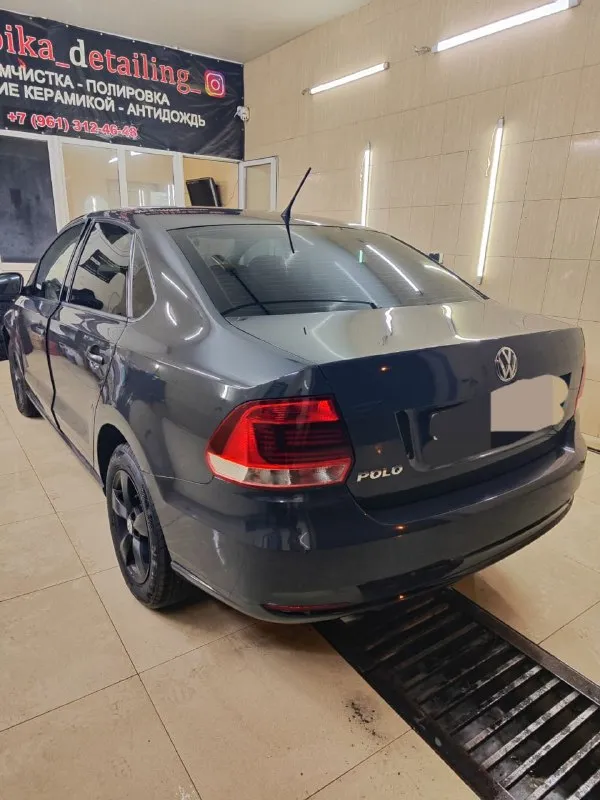 Продам volkswagen polo 2016 год, 1,6 6ступенчатый автомат, пробег 177 тысяч, то проведено, машина на новой резине, кондиционер работает как надо.   Цвет авто очень красивый и редкий в нашем регионе. Цена данного авто 930 тысяч. Торг минимальный. Осмотр макеевка телефон для связи +79495080878 - фотография - 10