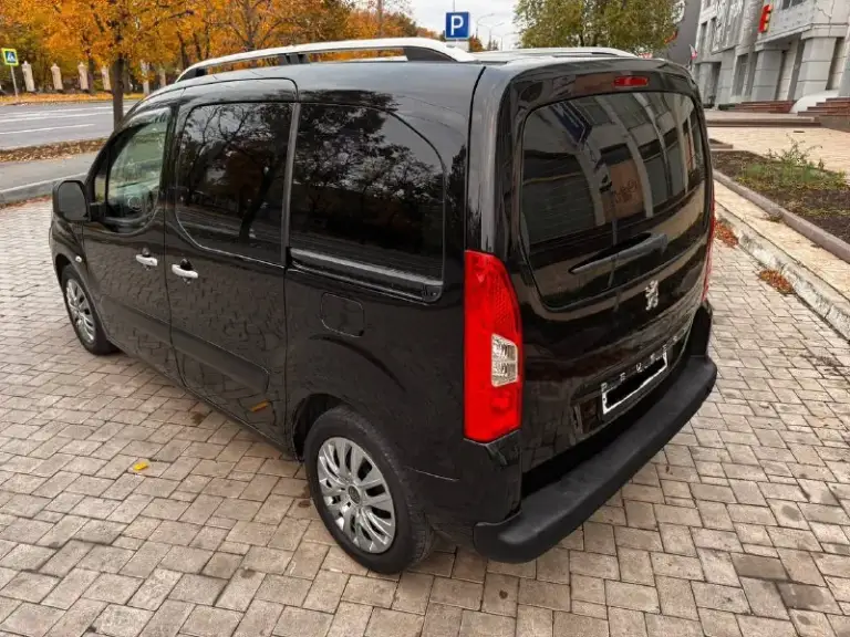 Продается peugeot partner b9
-------------------------
Дополнительное описание:
🚘 Пирожок выпуск конец 2011 года, начинка вся от рестайлинга.
1.6/Механика, двигатель самый надежный в линейки не от бмв!
Подвеска с сзади много рычажная, не рессоры!
✅ Пробег: 210 000 км
✅Топливо: бензин
💯 Состояние идеальное!!!
✅Машина в одной семье с 2014 года
✅Своевременное обслуживание
✅Использовалась для поездок с детьми
✅2 Комплекта колёс
✅Салон как новый
⚠️Сервисная  книжка и инструкция по эксплуатации имеется 
👷🏻‍♂️Произведено очень много работ по замене всего что только можно!!! 
Ближайшие 100 000 километров вам нужно будет менять только жидкости по регламенту.
Все чеки и заказ наряды в наличии, любые проверки приветствуется!
🔊Магнитола с bluetooth handsfree, навигатором и камерой заднего вида.
Успейте купить до повышения цен!
Цена до конца месяца, потом убираю с продажи и в ноябре совсем другая цена!
-------------------------
Цена: 699 999
📲 Tg: ерог
📞 Звоните: +7(949)0893530 - фотография - 3