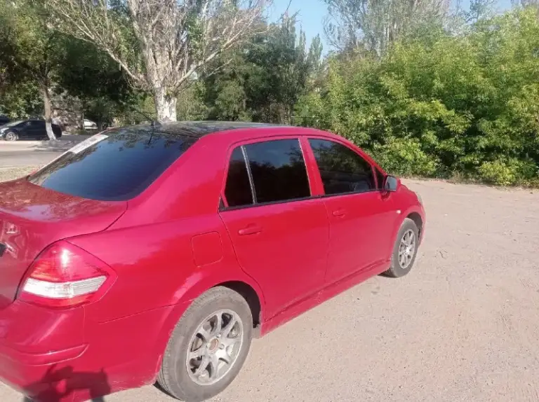 Продам nissan tiida 1.6 2010 года. Пробег 260 тысяч. Машина хорошая, вложений не требует, сел поехал. Ходовая новая, масло менялось вовремя. Недавно были обслужены тормоза в круг. Мультируль, кондиционер (заправлен) все электростеклоподьемники, подогрев
Передних сидений, андроид магнитола электро зеркала. Коробка механика. Цена 550 тысяч +79494170737 - фотография - 4