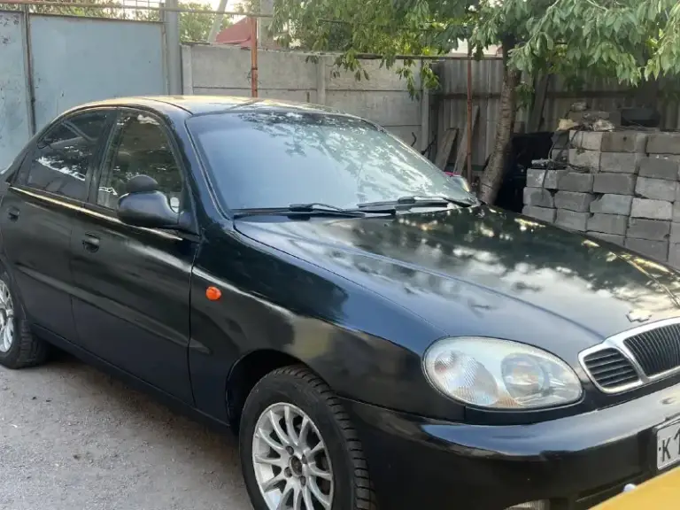 Продам ланос в хорошем состоянии авто без гнили рыжиков и всего прочего двигатель работает идеально не троит не дымит коробка не хрустит не выбивает ходовой части без вложений сел поехал документы кристально чистые цена 220 тысяч торг остальные вопросы по телефону +79495824278 - фотография - 2