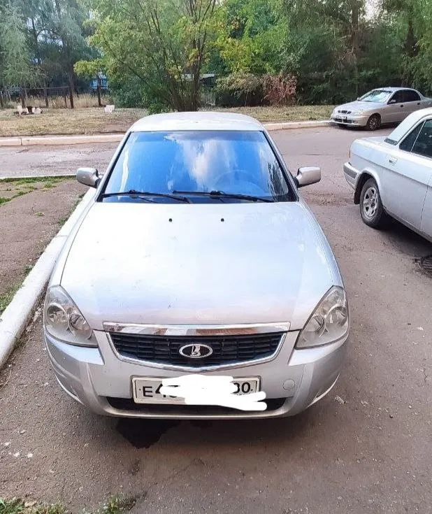 Продам авто. Ваз приора.1.6 обьем. Год выпуска 2010.бензин. Механика. Передний привод. Цвет серебро. Хэтчбек.5 дверей. Автомобиль в хорошем состоянии. Антикор. Обработка. Коробка после полного ремонта. Двигатель обслужен. Замена всех жидкостей. Ремня грм и всех роликов. Подушек двигателя. Тормозных колодок. Ходовая часть в норме. По технике нареканий нет. Машина обслужена и готова к эксплуатации. Присутствуют незначительные возрастные изменения. Два комплекта резины зима-лето на литье и на штампах. Передние эсп. Центр. Замок. Машина семейная и реально в достойном состоянии. .цена-420000 +79494079881
+7 949 354-90-94 - фотография - 1