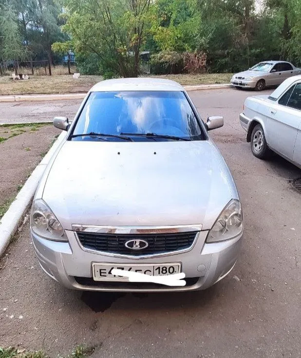 Продам авто. Ваз приора.1.6 обьем. Год выпуска 2010.бензин. Механика. Передний привод. Цвет серебро. Хэтчбек.5 дверей. Автомобиль в хорошем состоянии. Антикор. Обработка. Коробка после полного ремонта. Двигатель обслужен. Замена всех жидкостей. Ремня грм и всех роликов. Подушек двигателя. Тормозных колодок. Ходовая часть в норме. По технике нареканий нет. Машина обслужена и готова к эксплуатации. Присутствуют незначительные возрастные изменения. Два комплекта резины зима-лето на литье и на штампах. Передние эсп. Центр. Замок. Машина семейная и реально в достойном состоянии. .цена-420000 +79494079881
+7 949 354-90-94 - фотография - 3