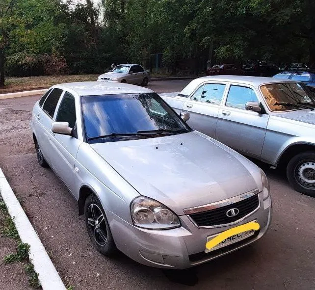 Продам авто. Ваз приора.1.6 обьем. Год выпуска 2010.бензин. Механика. Передний привод. Цвет серебро. Хэтчбек.5 дверей. Автомобиль в хорошем состоянии. Антикор. Обработка. Коробка после полного ремонта. Двигатель обслужен. Замена всех жидкостей. Ремня грм и всех роликов. Подушек двигателя. Тормозных колодок. Ходовая часть в норме. По технике нареканий нет. Машина обслужена и готова к эксплуатации. Присутствуют незначительные возрастные изменения. Два комплекта резины зима-лето на литье и на штампах. Передние эсп. Центр. Замок. Машина семейная и реально в достойном состоянии. .цена-420000 +79494079881
+7 949 354-90-94 - фотография - 5