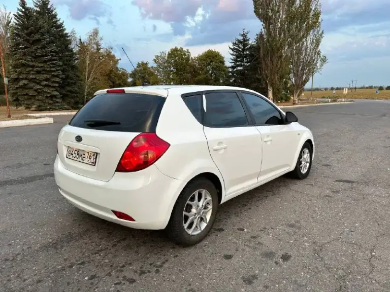❗Продам kia ceed❗
Год выпуска 2008,мотор 2.0 (бензин, 143 л. С. ),коробка: механика, пробег: 254.000км

✅Цена: 400.000р срочно без торга

📑 Юридически абсолютно чистая, любое переоформление без проблем!

♻Автомобиль в хорошем состоянии. Мотор не дымит и не троит, коробка работает хорошо, без хрустов и т. Д.

⚠️Установлено и вписано в документы гбо пропан евро 4.

⚙️То: новые стойки (перед, зад), рулевые наконечники, стойки стабилизатора, втулки стабилизатора (перед, зад), опорные подшипники, пыльники и отбойники, топливный насос и форсунки.

♻Комплектация: кожаный салон, климат контроль, круиз контроль, мультируль,3х режимный подогрев сидений, усилитель руля, стеклоподъемники,8 подушек безопасности, abs, esp.

🏠Осмотр днр, г. Амвросиевка
☎️Подробности по телефону:
+79493060188
(Whatsapp, telegram) - фотография - 3