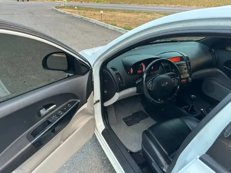 ❗Продам kia ceed❗
Год выпуска 2008,мотор 2.0 (бензин, 143 л. С. ),коробка: механика, пробег: 254.000км

✅Цена: 400.000р срочно без торга

📑 Юридически абсолютно чистая, любое переоформление без проблем!

♻Автомобиль в хорошем состоянии. Мотор не дымит и не троит, коробка работает хорошо, без хрустов и т. Д.

⚠️Установлено и вписано в документы гбо пропан евро 4.

⚙️То: новые стойки (перед, зад), рулевые наконечники, стойки стабилизатора, втулки стабилизатора (перед, зад), опорные подшипники, пыльники и отбойники, топливный насос и форсунки.

♻Комплектация: кожаный салон, климат контроль, круиз контроль, мультируль,3х режимный подогрев сидений, усилитель руля, стеклоподъемники,8 подушек безопасности, abs, esp.

🏠Осмотр днр, г. Амвросиевка
☎️Подробности по телефону:
+79493060188
(Whatsapp, telegram) - фотография - 5