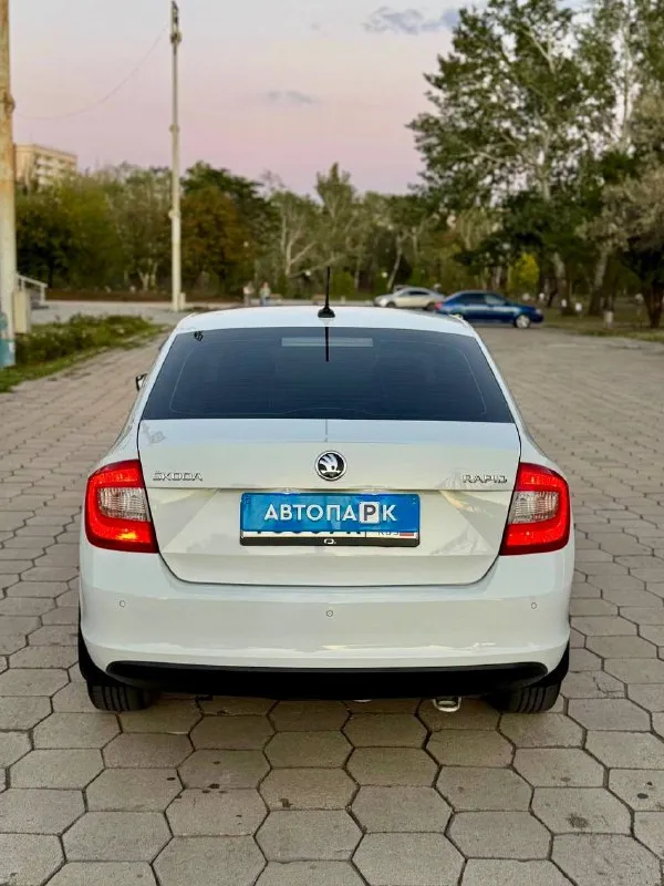 🚙 Skoda rapid
💰Цена: 990 000р.
🏢Город: мариуполь
📅Год выпуска: 2017
🧾Пробег: 148 450 км.
⚙️Двигатель: 1.6
⛽Топливо: бензин
⚙️Кпп: механика
📞 Телефон:
+7-949-727-41-51
+7-989-263-55-56
+7-949-551-91-52
💾 Описание:
Всеми любимый, проверенный временем -. .. Ackground-image:url('//telegram. Org/img/emoji/40/e29c85.png')">✅ лифтбэк - огромный багажник.
✅ Надежный двигатель.
✅ Маленький расход топлива.
✅ Подтвержденный пробег.
✅ Южная эксплуатация.
Климат-контроль ❄️ (работает отлично), кожаный мульти-руль, электропакет, abs, airbag, птф, усилитель руля, центральный замок, штатная магнитола с bluetooth, подогрев сидений, оригинальные литые диски 16-го радиуса, подлокотник, бортовой компьютер.
Улица шевченко 2️⃣6️⃣9️⃣
🏦 Возможна продажа в кредит по двум документам. - фотография - 5