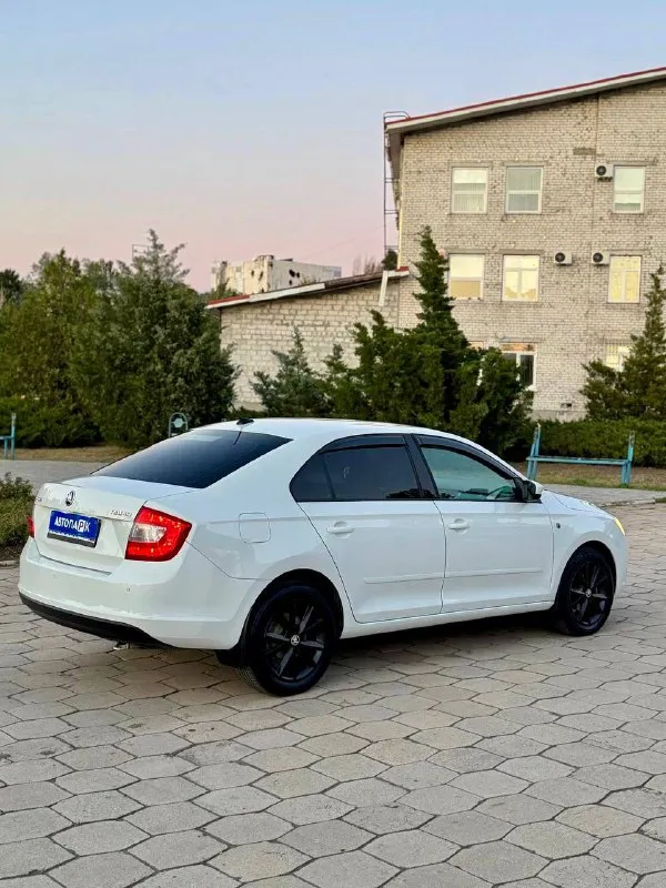 🚙 Skoda rapid
💰Цена: 990 000р.
🏢Город: мариуполь
📅Год выпуска: 2017
🧾Пробег: 148 450 км.
⚙️Двигатель: 1.6
⛽Топливо: бензин
⚙️Кпп: механика
📞 Телефон:
+7-949-727-41-51
+7-989-263-55-56
+7-949-551-91-52
💾 Описание:
Всеми любимый, проверенный временем -. .. Ackground-image:url('//telegram. Org/img/emoji/40/e29c85.png')">✅ лифтбэк - огромный багажник.
✅ Надежный двигатель.
✅ Маленький расход топлива.
✅ Подтвержденный пробег.
✅ Южная эксплуатация.
Климат-контроль ❄️ (работает отлично), кожаный мульти-руль, электропакет, abs, airbag, птф, усилитель руля, центральный замок, штатная магнитола с bluetooth, подогрев сидений, оригинальные литые диски 16-го радиуса, подлокотник, бортовой компьютер.
Улица шевченко 2️⃣6️⃣9️⃣
🏦 Возможна продажа в кредит по двум документам. - фотография - 6